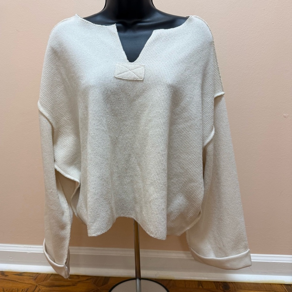 Urban Outfitters Cream V-Neck Sweater Wm Sz Small